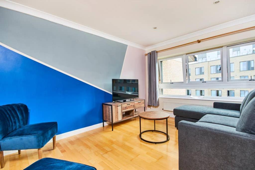 New - The Chique Scandic Cambridge Abode - Parking Buitenkant foto