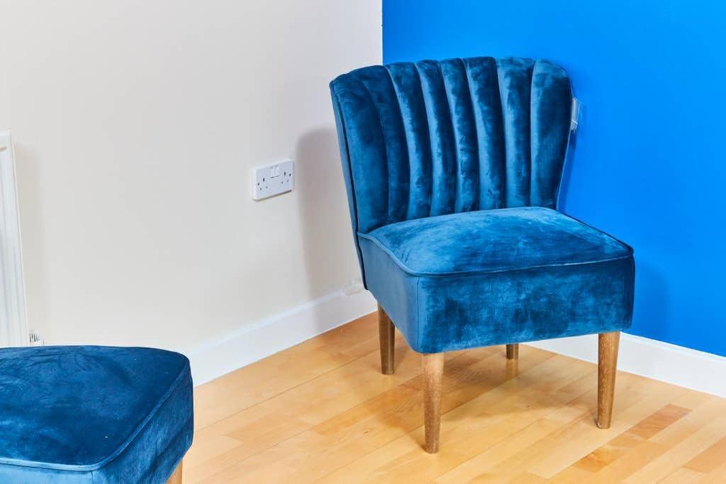 New - The Chique Scandic Cambridge Abode - Parking Buitenkant foto